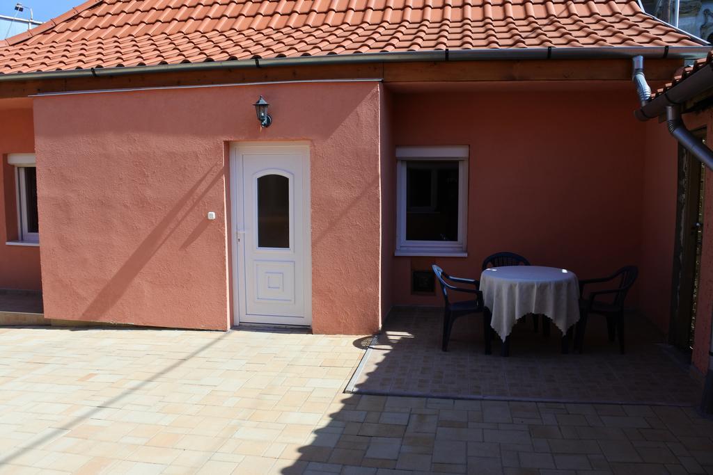 Kisasszony Apartman Erlau Exterior foto