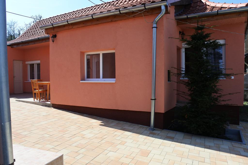 Kisasszony Apartman Erlau Exterior foto