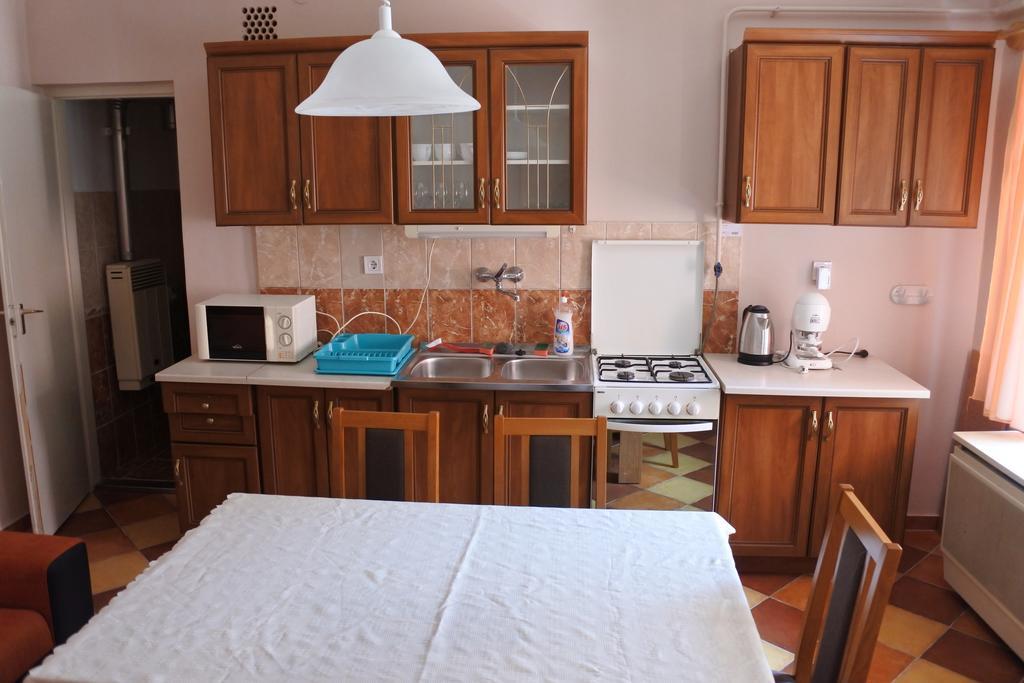 Kisasszony Apartman Erlau Exterior foto