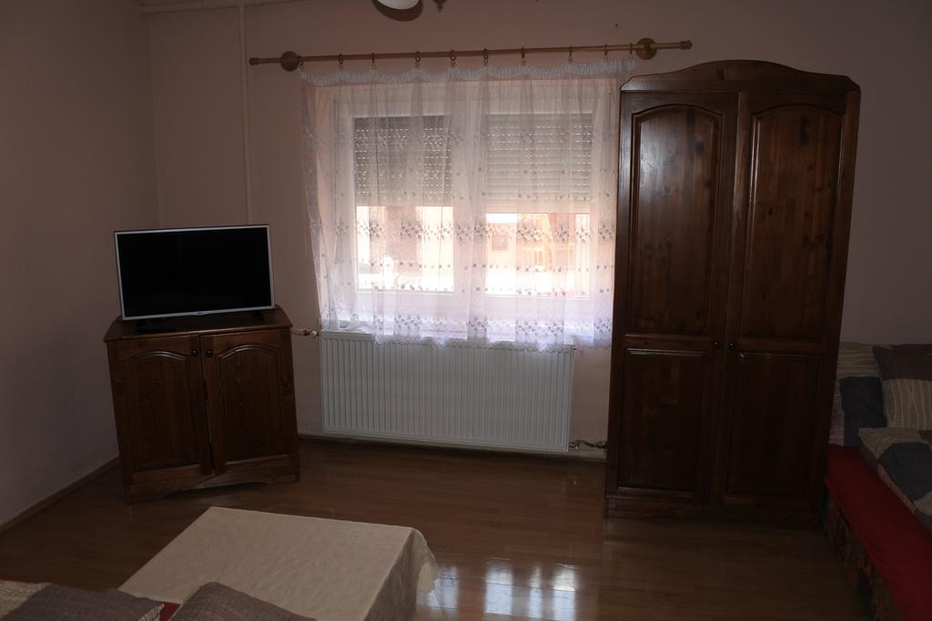 Kisasszony Apartman Erlau Exterior foto